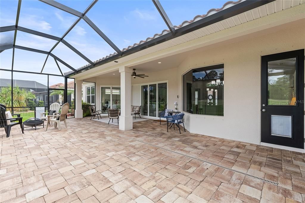 En Venta: $799,500 (3 camas, 3 baños, 2314 Pies cuadrados)