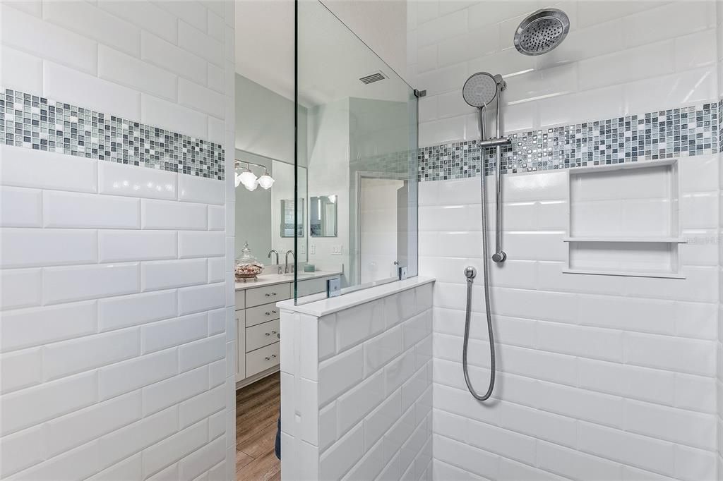 En Venta: $799,500 (3 camas, 3 baños, 2314 Pies cuadrados)