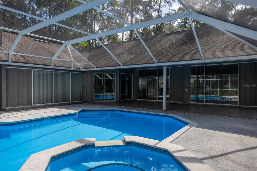 En Venta: $798,000 (5 camas, 3 baños, 4351 Pies cuadrados)
