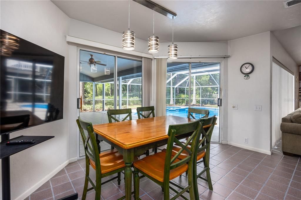En Venta: $798,000 (5 camas, 3 baños, 4351 Pies cuadrados)
