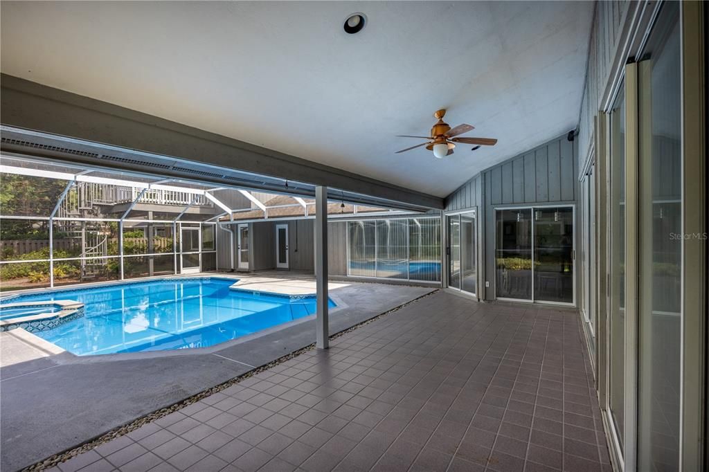 En Venta: $798,000 (5 camas, 3 baños, 4351 Pies cuadrados)