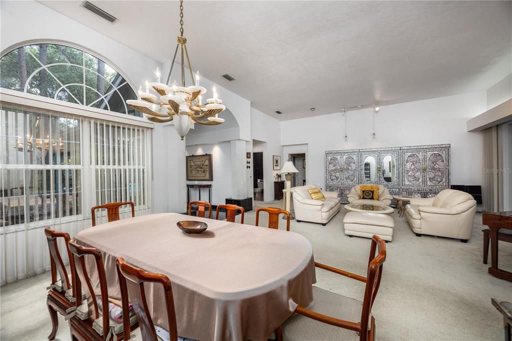 En Venta: $798,000 (5 camas, 3 baños, 4351 Pies cuadrados)