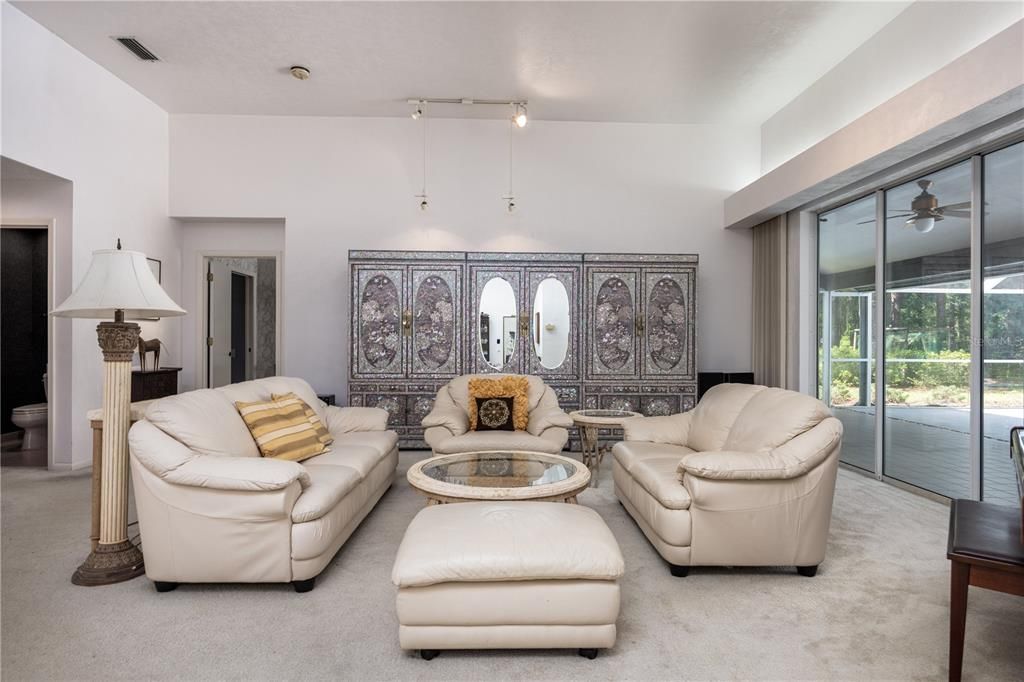 En Venta: $798,000 (5 camas, 3 baños, 4351 Pies cuadrados)
