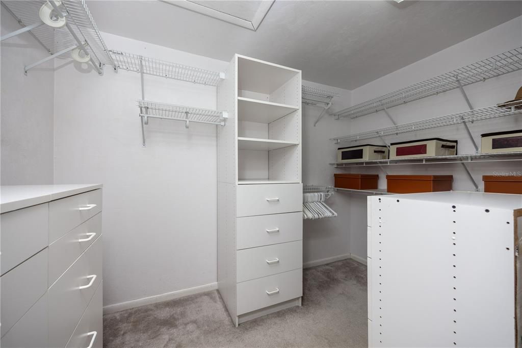 En Venta: $798,000 (5 camas, 3 baños, 4351 Pies cuadrados)