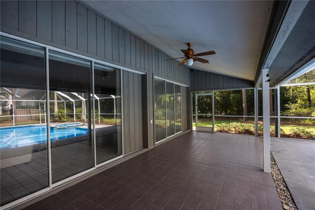 En Venta: $798,000 (5 camas, 3 baños, 4351 Pies cuadrados)