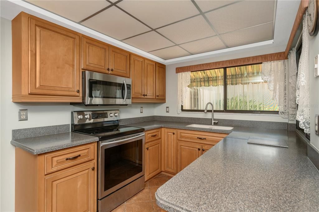 For Sale: $350,000 (2 beds, 2 baths, 1630 Square Feet)