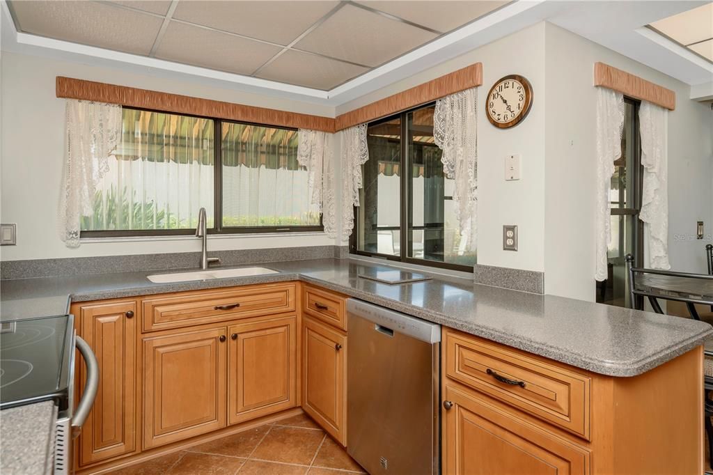 For Sale: $350,000 (2 beds, 2 baths, 1630 Square Feet)
