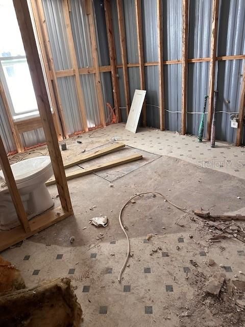 На продажу: $84,900 (2 спален, 2 ванн, 784 Квадратных фут)