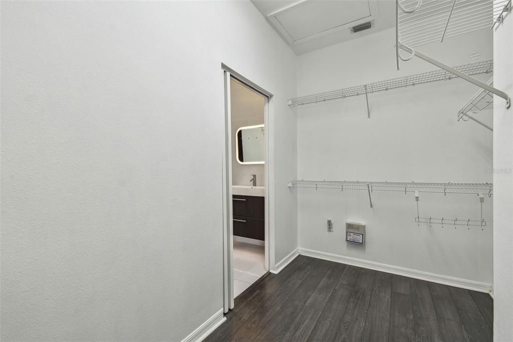 В аренду: $3,200 (3 спален, 2 ванн, 2042 Квадратных фут)