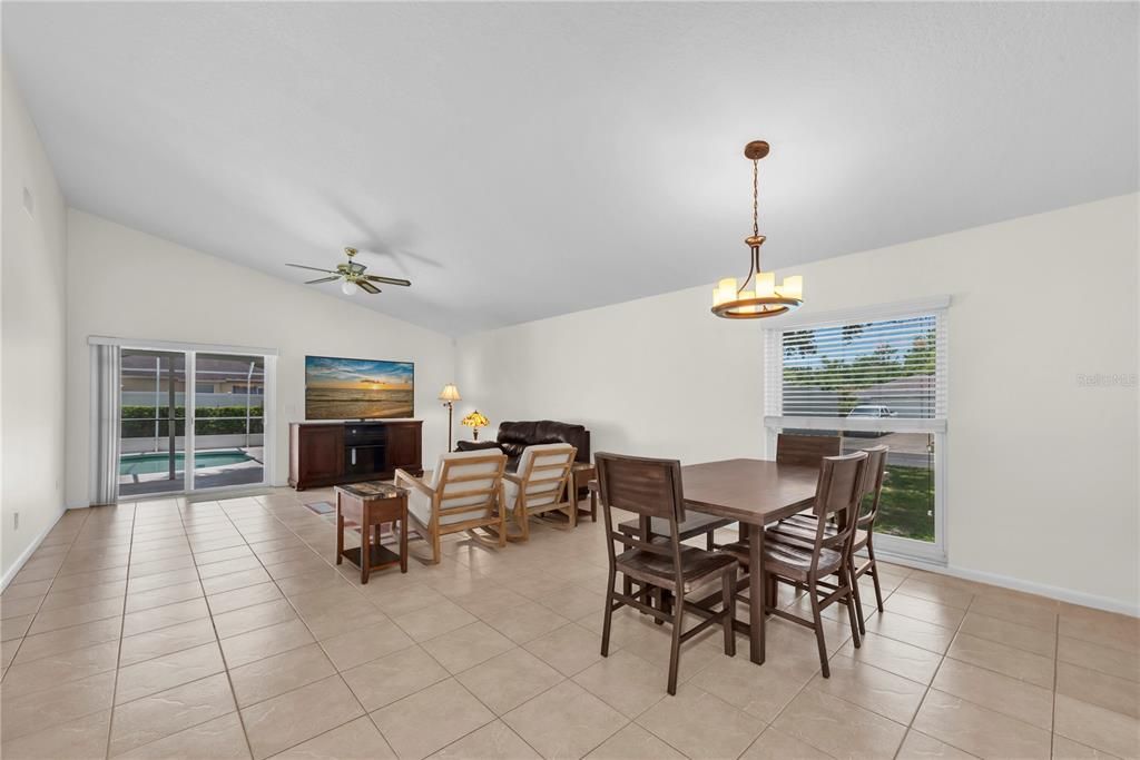 En Venta: $399,500 (3 camas, 2 baños, 1549 Pies cuadrados)