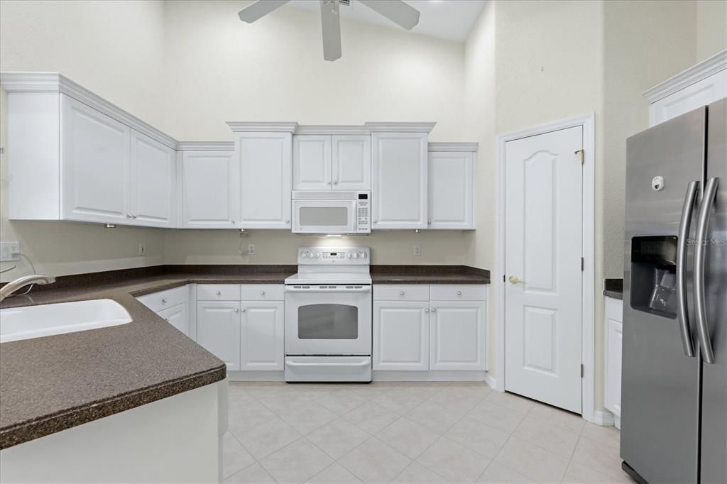 For Sale: $270,000 (3 beds, 2 baths, 1477 Square Feet)