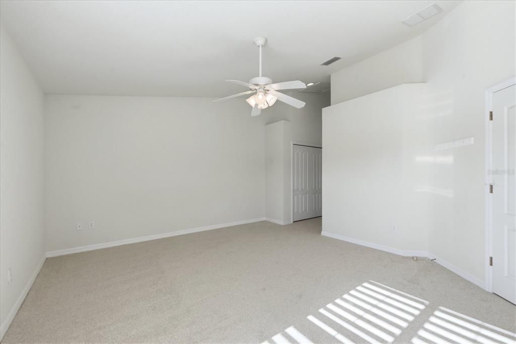 For Sale: $270,000 (3 beds, 2 baths, 1477 Square Feet)