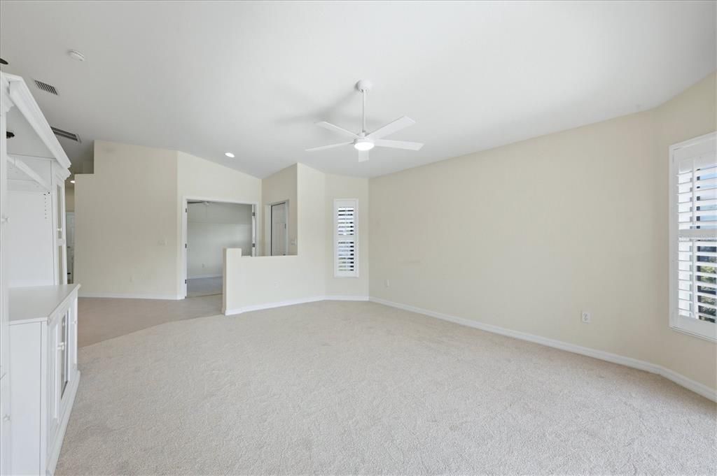For Sale: $270,000 (3 beds, 2 baths, 1477 Square Feet)