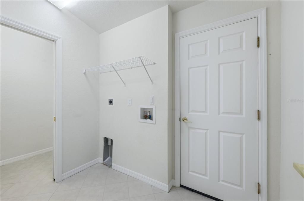 For Sale: $270,000 (3 beds, 2 baths, 1477 Square Feet)