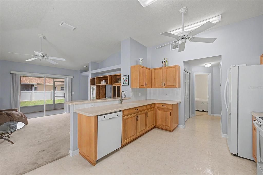 На продажу: $395,000 (3 спален, 2 ванн, 1873 Квадратных фут)