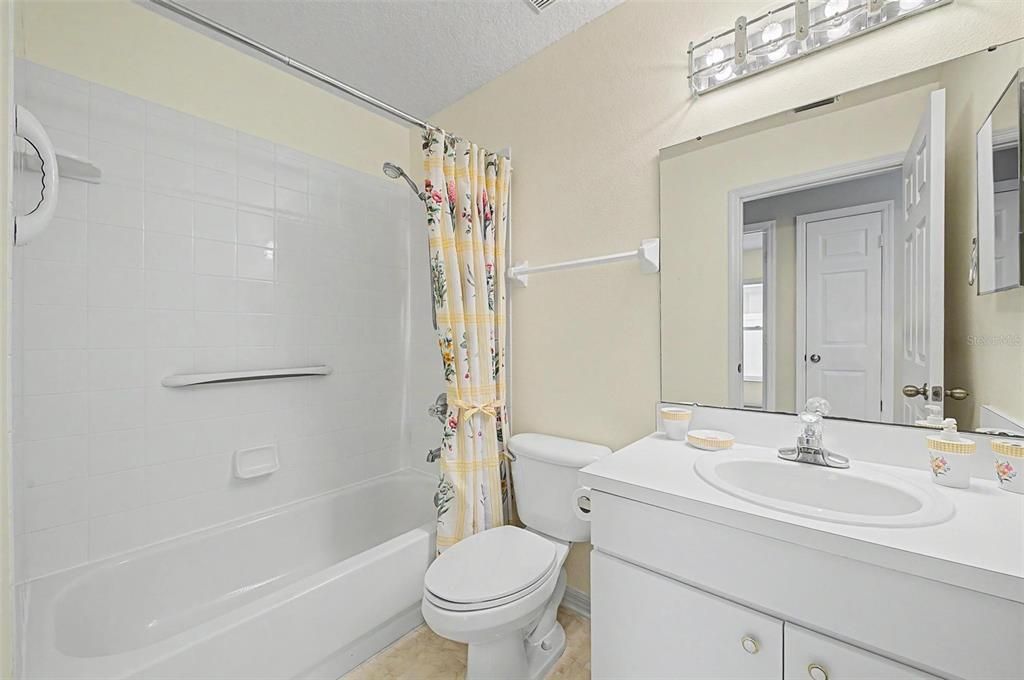 На продажу: $395,000 (3 спален, 2 ванн, 1873 Квадратных фут)