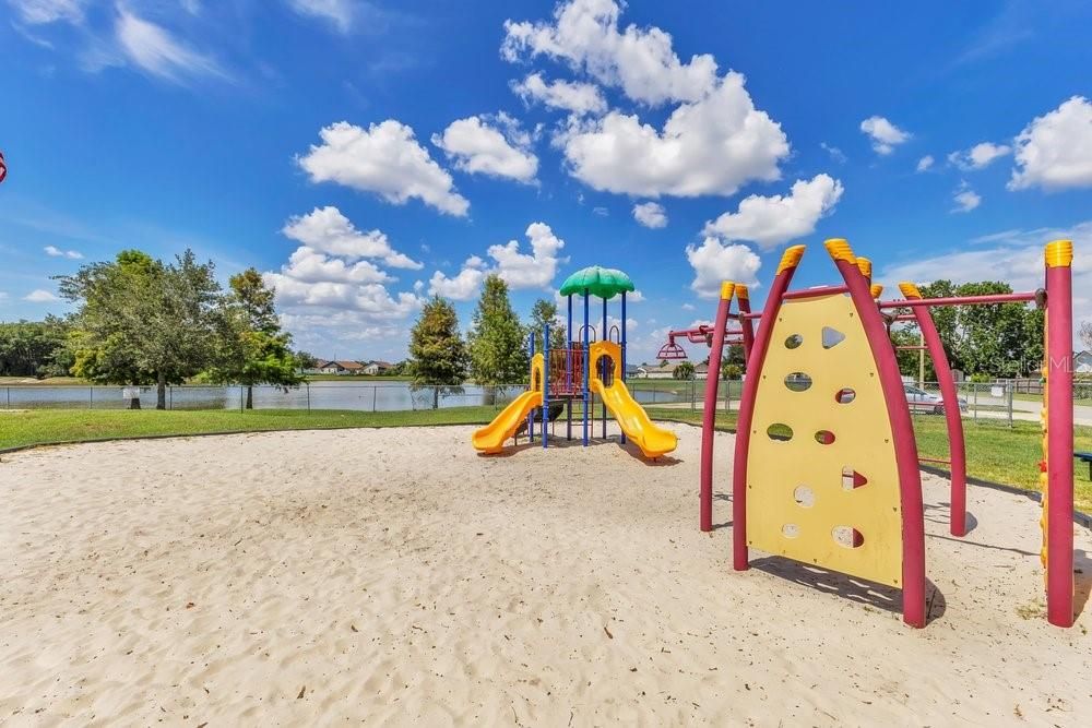 На продажу: $365,000 (3 спален, 2 ванн, 1252 Квадратных фут)