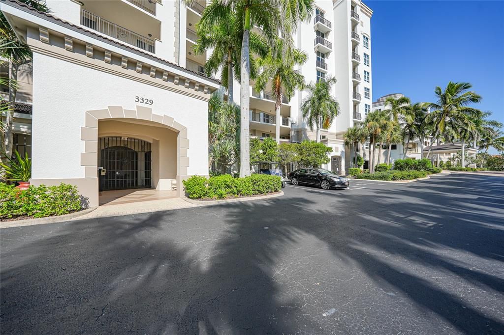 En Venta: $725,000 (3 camas, 3 baños, 2351 Pies cuadrados)