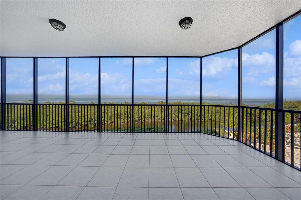 En Venta: $725,000 (3 camas, 3 baños, 2351 Pies cuadrados)