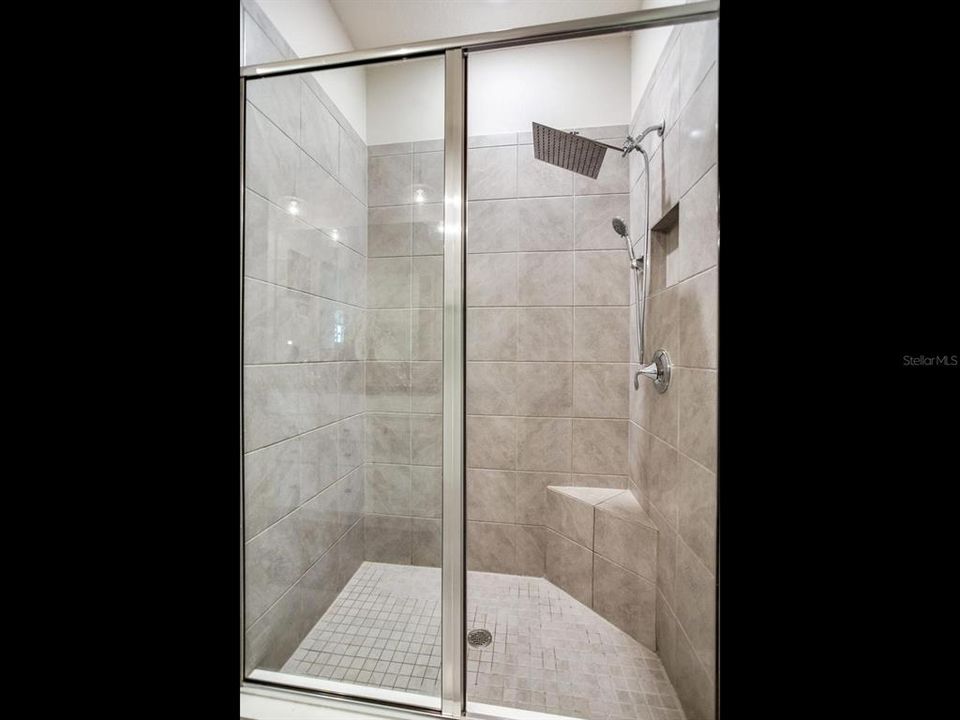 На продажу: $319,900 (3 спален, 2 ванн, 1565 Квадратных фут)