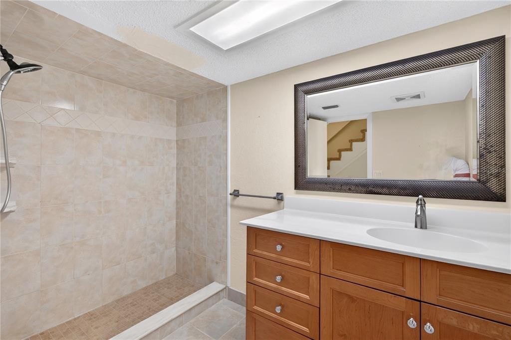 En Venta: $374,900 (4 camas, 3 baños, 2640 Pies cuadrados)