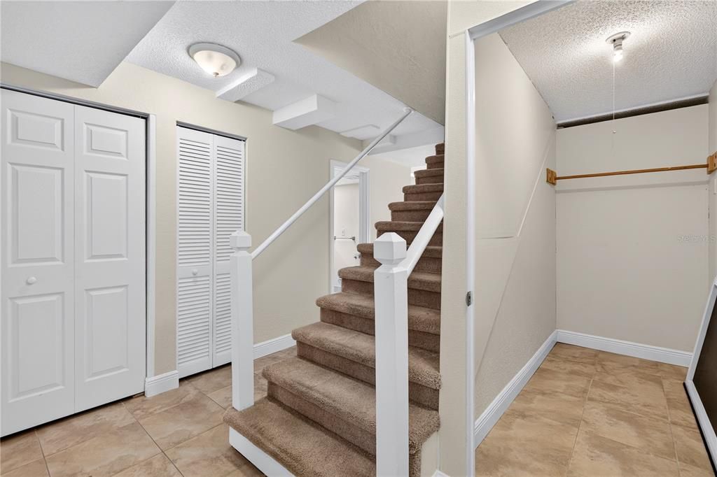 En Venta: $374,900 (4 camas, 3 baños, 2640 Pies cuadrados)