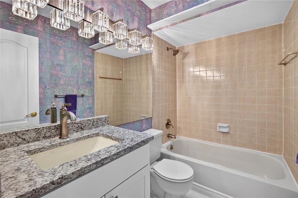 En Venta: $374,900 (4 camas, 3 baños, 2640 Pies cuadrados)