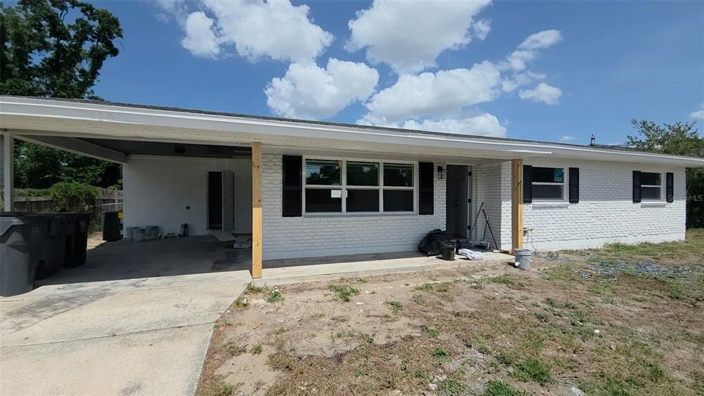 Activo con contrato: $265,000 (3 camas, 3 baños, 1439 Pies cuadrados)