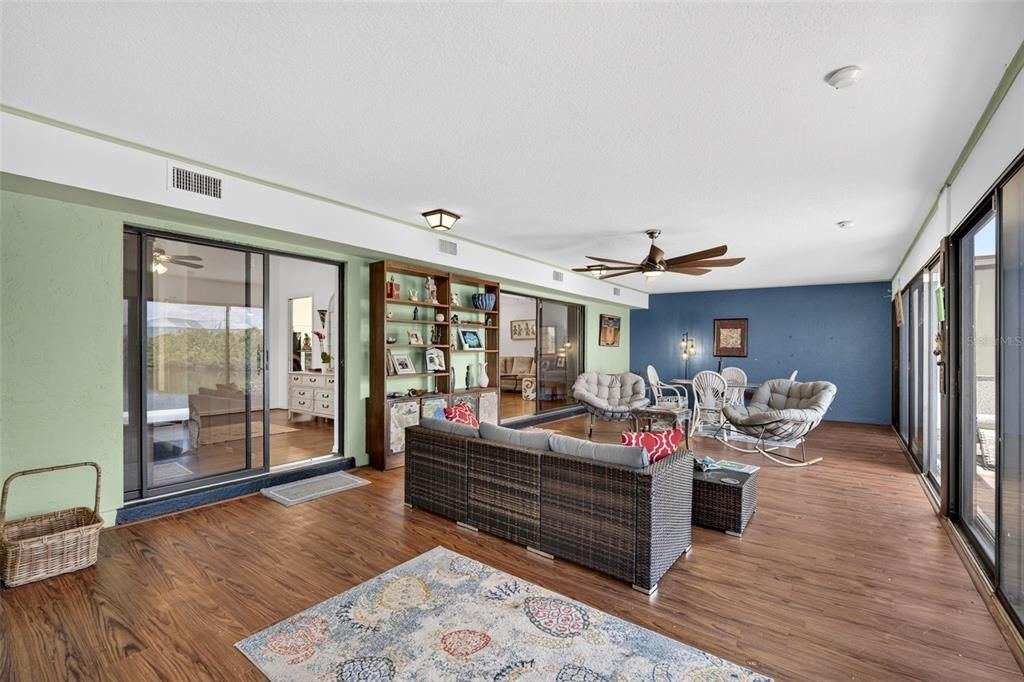 For Sale: $325,000 (3 beds, 2 baths, 2582 Square Feet)