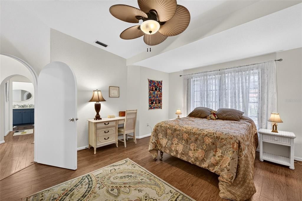 For Sale: $325,000 (3 beds, 2 baths, 2582 Square Feet)