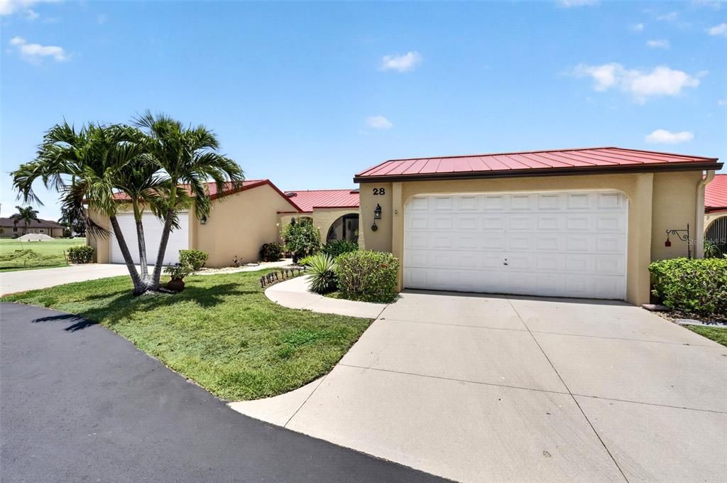 For Sale: $325,000 (3 beds, 2 baths, 2582 Square Feet)