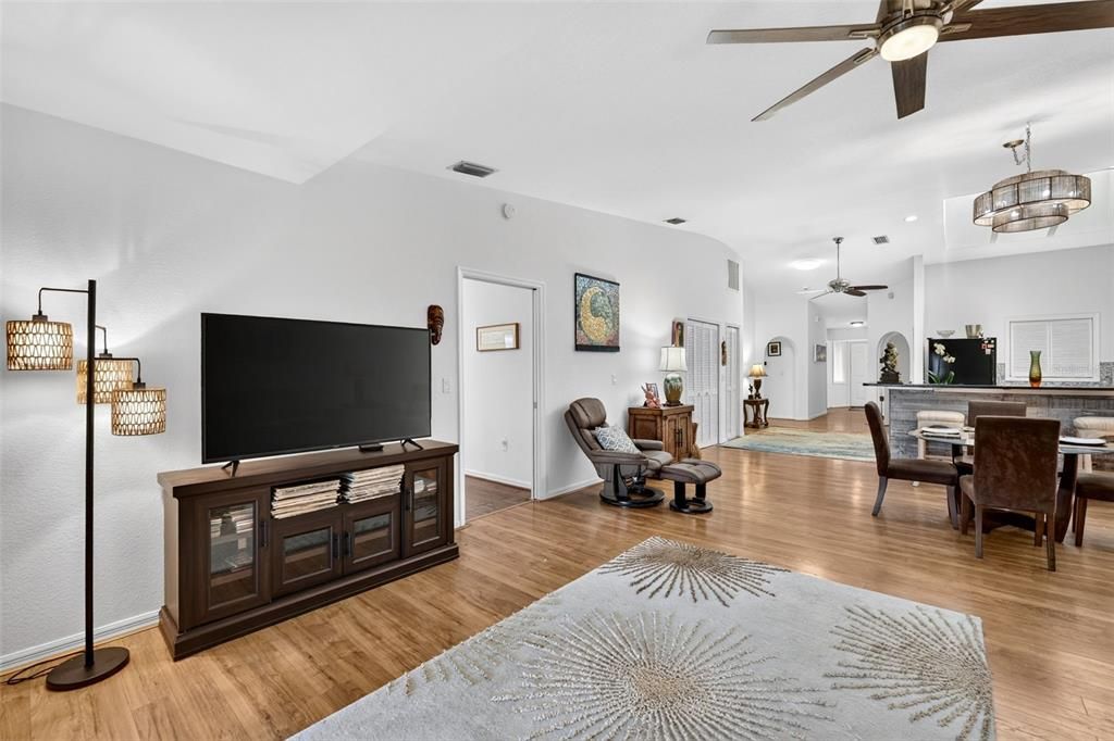 For Sale: $325,000 (3 beds, 2 baths, 2582 Square Feet)