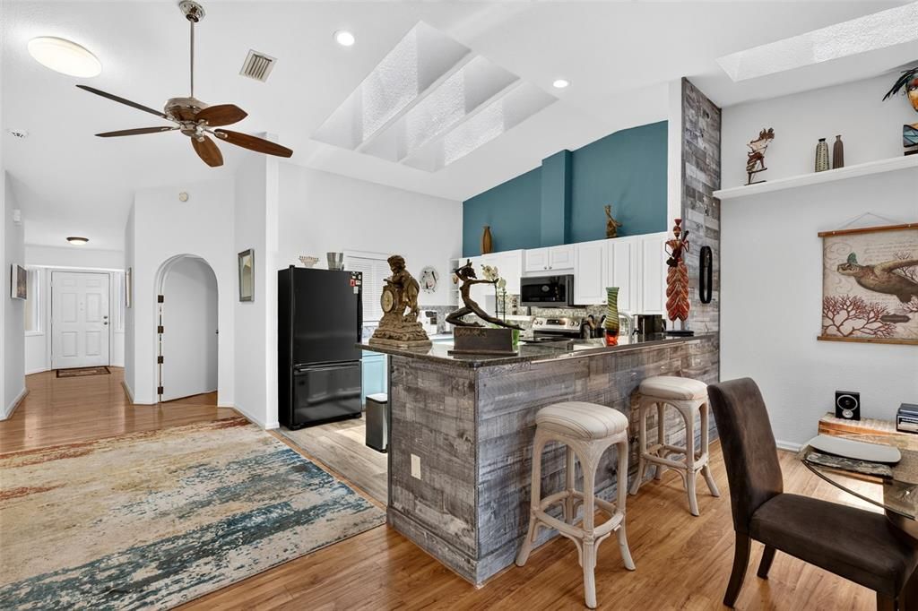 For Sale: $325,000 (3 beds, 2 baths, 2582 Square Feet)