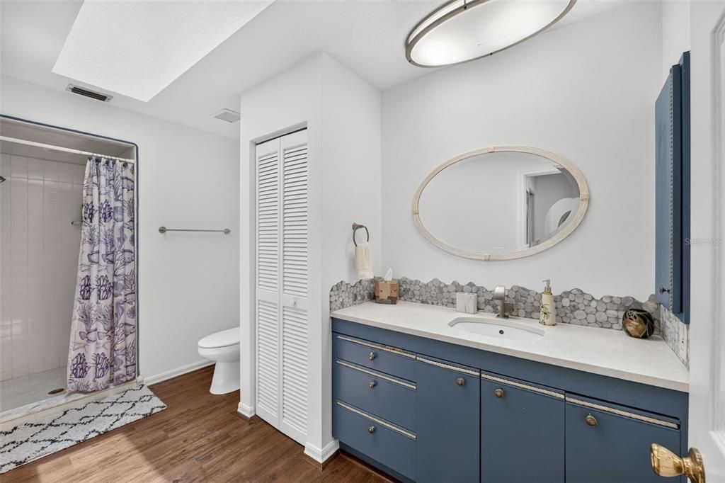 For Sale: $325,000 (3 beds, 2 baths, 2582 Square Feet)