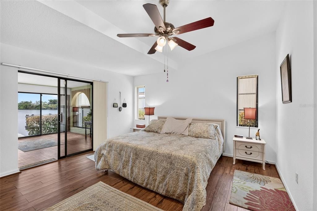 For Sale: $325,000 (3 beds, 2 baths, 2582 Square Feet)