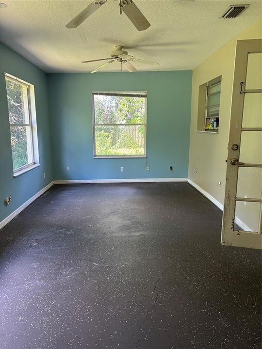 Activo con contrato: $199,000 (3 camas, 2 baños, 1816 Pies cuadrados)