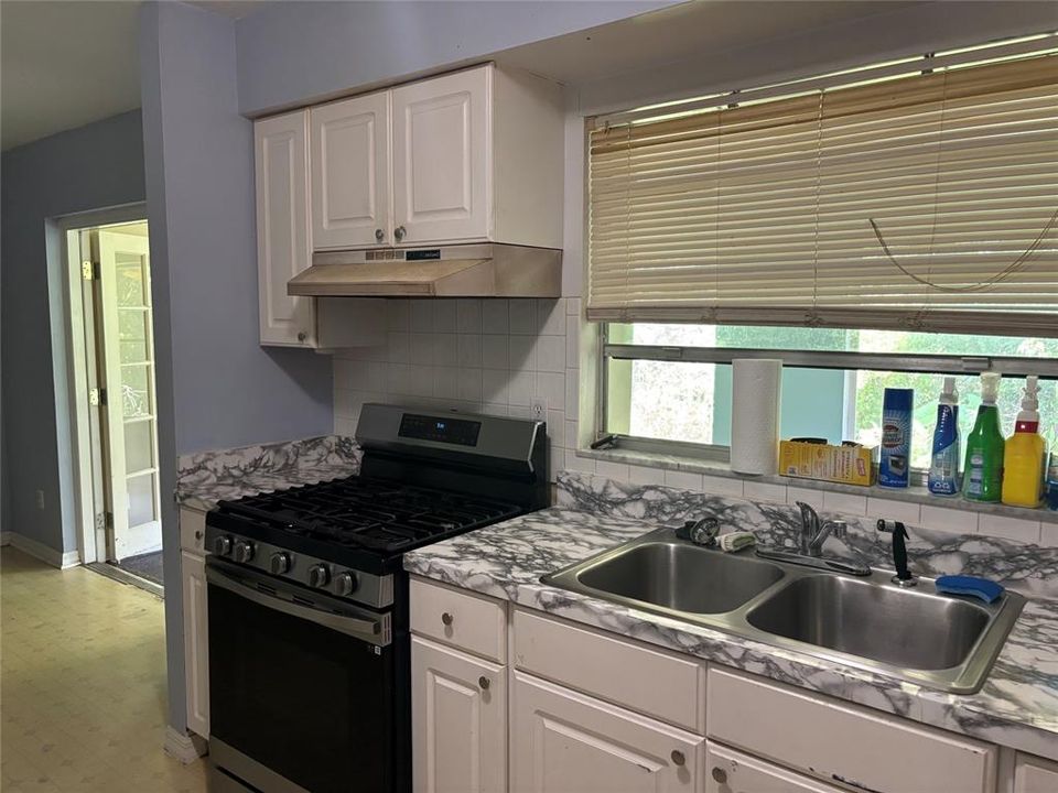 Activo con contrato: $199,000 (3 camas, 2 baños, 1816 Pies cuadrados)