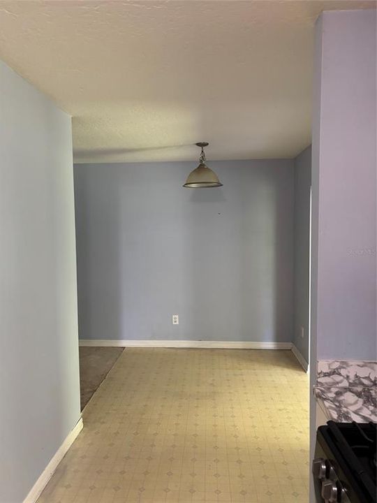 Activo con contrato: $199,000 (3 camas, 2 baños, 1816 Pies cuadrados)