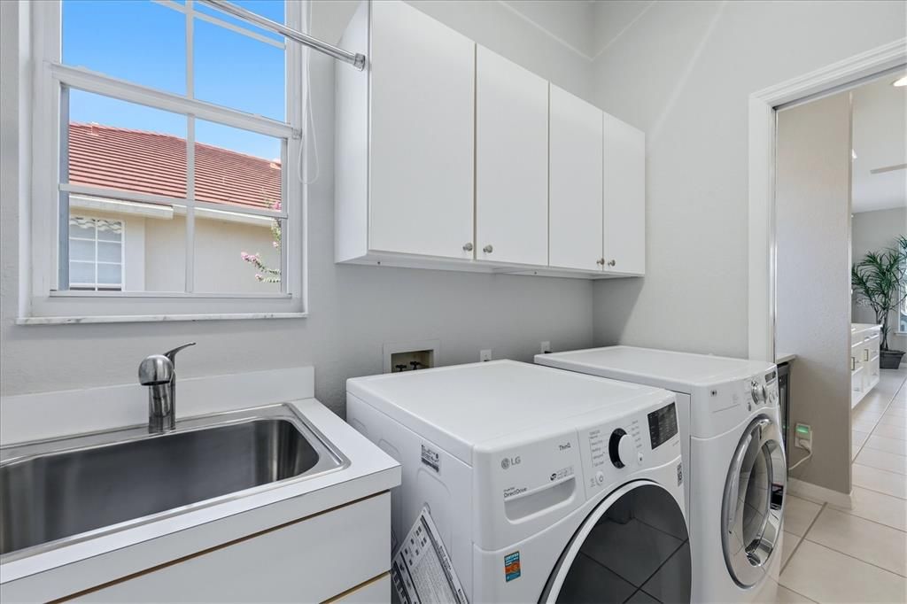 For Sale: $825,000 (3 beds, 2 baths, 2408 Square Feet)