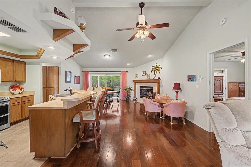 For Sale: $375,000 (3 beds, 2 baths, 1880 Square Feet)