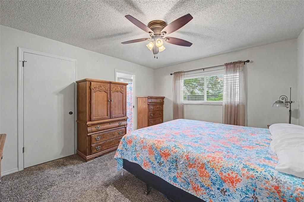 For Sale: $375,000 (3 beds, 2 baths, 1880 Square Feet)