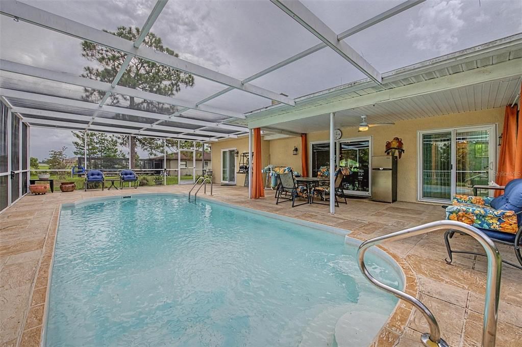 For Sale: $375,000 (3 beds, 2 baths, 1880 Square Feet)