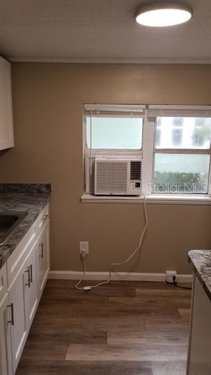 В аренду: $900 (0 спален, 1 ванн, 280 Квадратных фут)