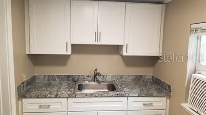 В аренду: $900 (0 спален, 1 ванн, 280 Квадратных фут)
