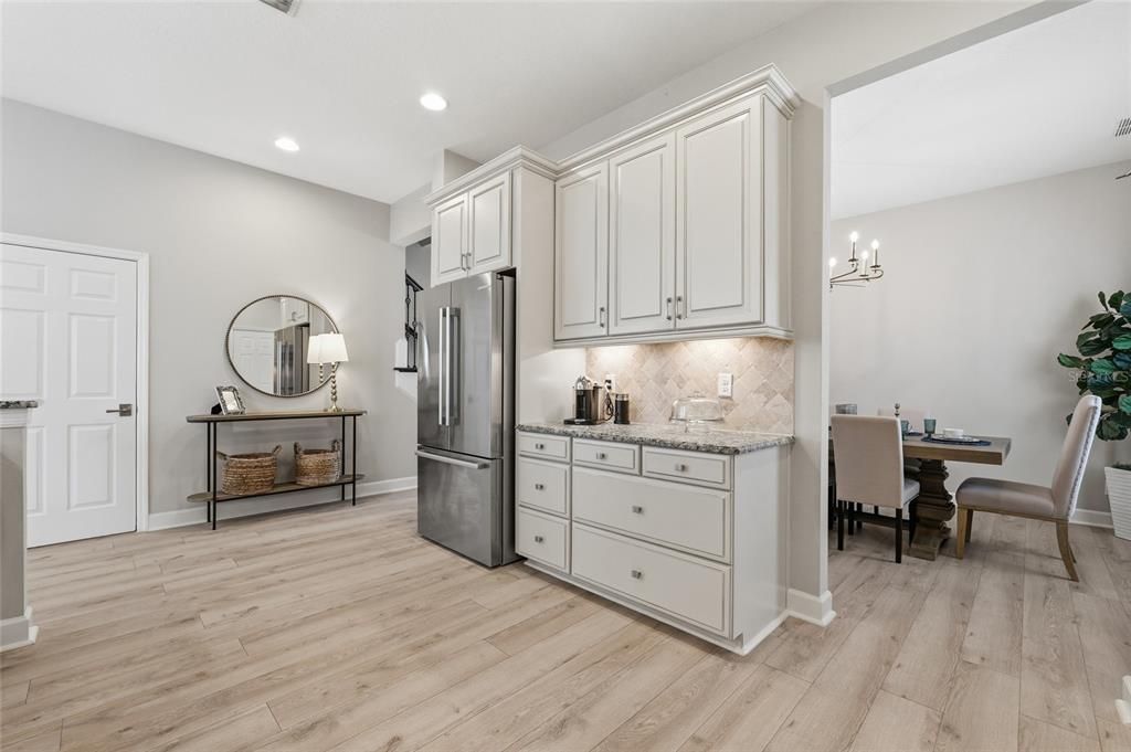 Activo con contrato: $525,000 (3 camas, 2 baños, 2296 Pies cuadrados)