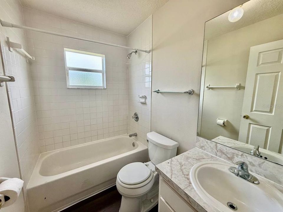 В аренду: $2,200 (3 спален, 2 ванн, 1202 Квадратных фут)