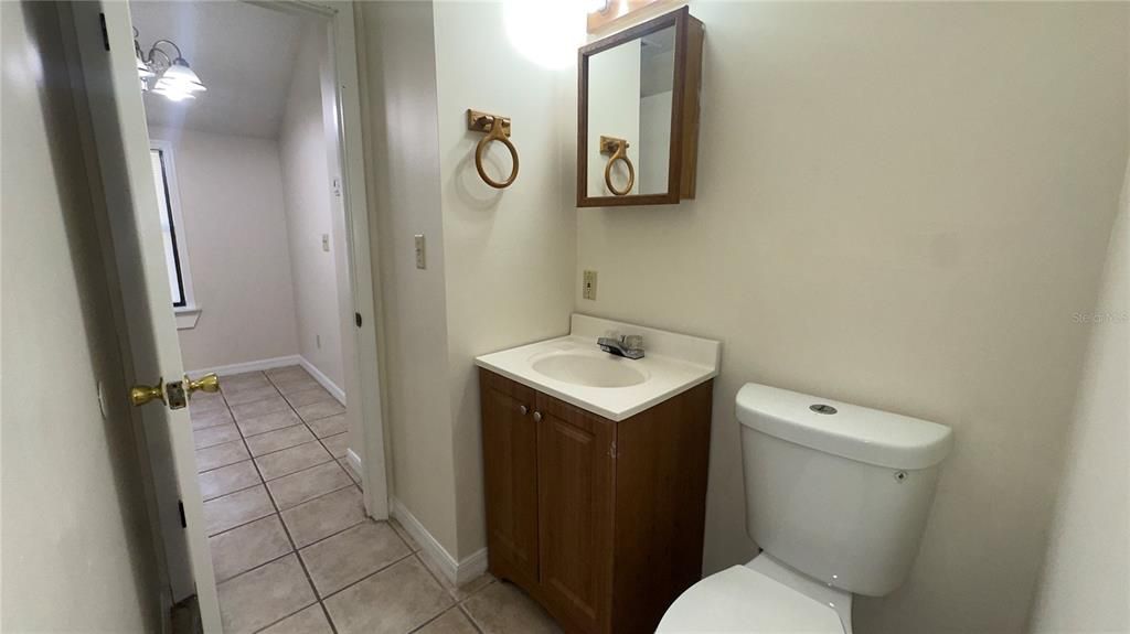 For Rent: $999 (2 beds, 1 baths, 900 Square Feet)