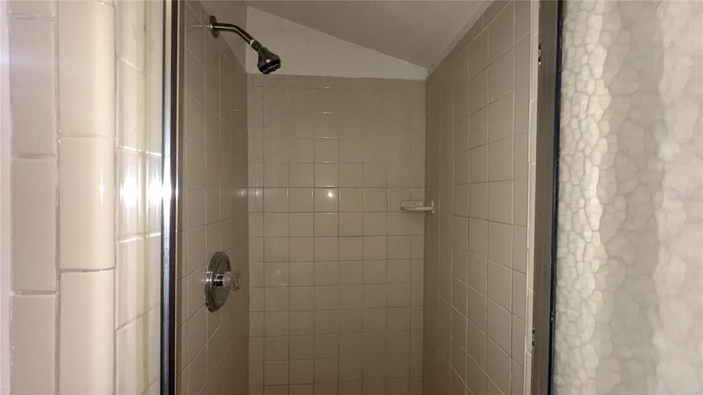 For Rent: $999 (2 beds, 1 baths, 900 Square Feet)