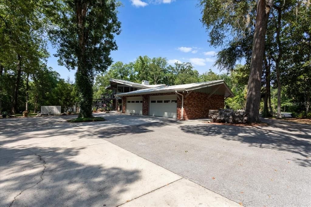 For Sale: $2,500,000 (8 beds, 8 baths, 4458 Square Feet)