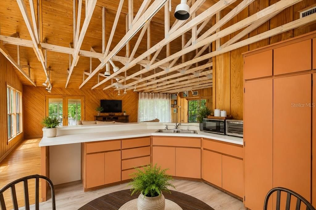 For Sale: $2,500,000 (8 beds, 8 baths, 4458 Square Feet)